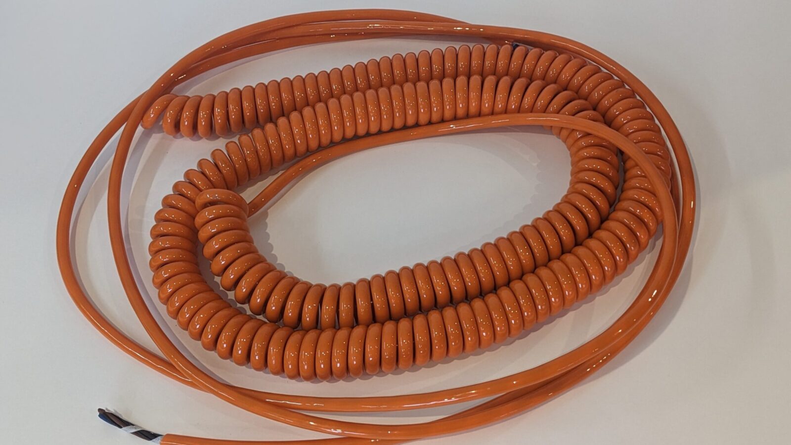 Спиральный кабель подключения траверсы VacuTec